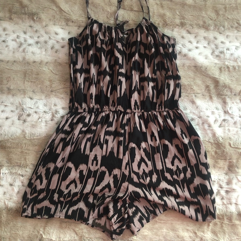 Women Akualani Mauve Neutral Shorts Romper Pockets Medium